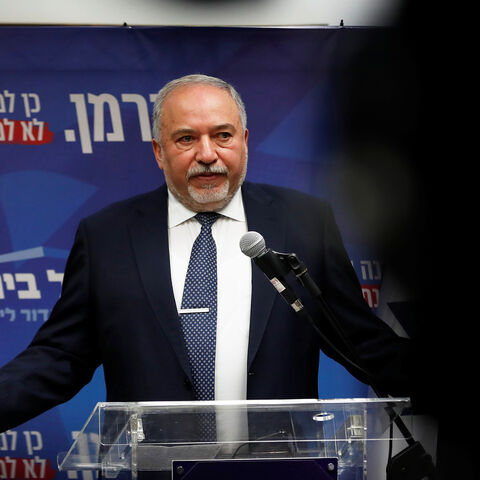 Avigdor Lieberman, head of the ultranationalist Yisrael Beitenu party delivers a statement at the Knesset, Israeli parliament, in Jerusalem November 20, 2019. REUTERS/Ronen Zvulun - RC2ZED9OQ503