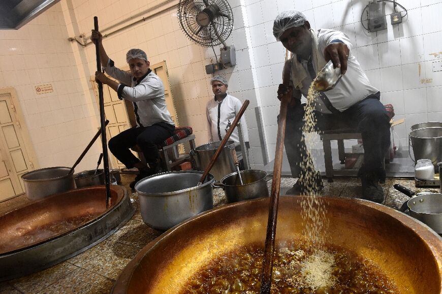 A thick mixture of sugar, saffron and freshly blanched almonds is transformed into a uniquely Bahraini version of the ubiquitous Middle Eastern dessert: halva