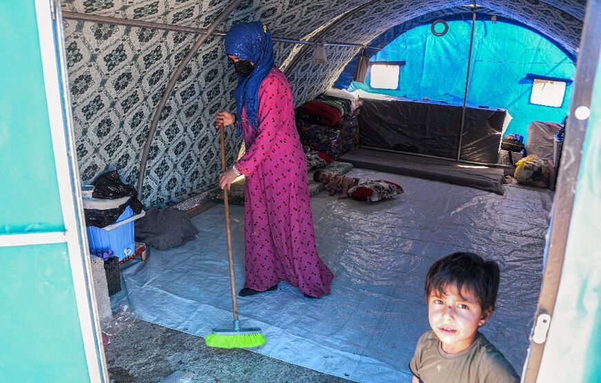 Iraqi families awaiting processing at Jadaa attempt to maintain a semblance of normalcy with the help of activities sponsored by UN agencies and NGOs 