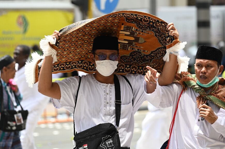 Worshippers will brave temperatures of up to 44 degrees Celsius (111 Fahrenheit) 