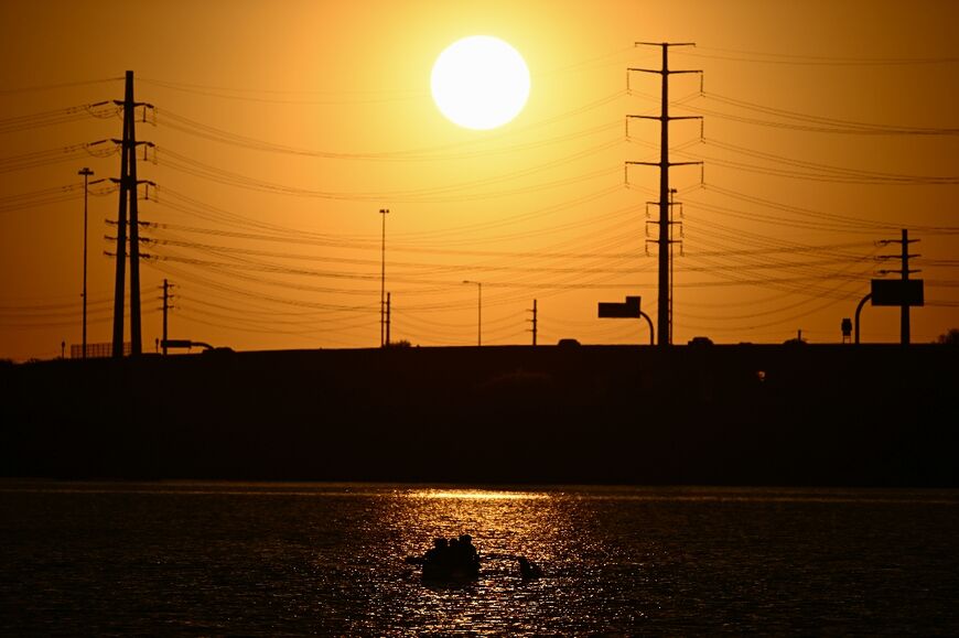 In the US state of Arizona, the city of Phoenix recorded its 17th straight day above 109 degrees Fahrenheit 