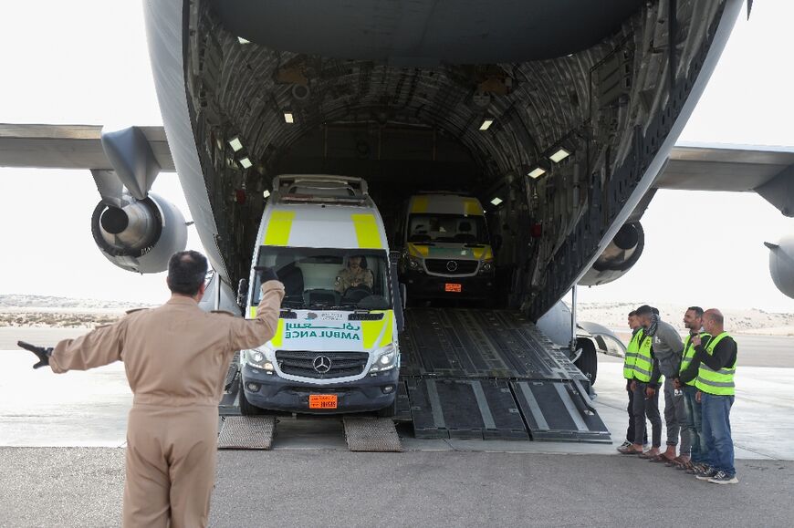 France and Qatar have sent ambulances and other humanitarian aid to an Egyptian town near the Gaza border as part of a joint effort