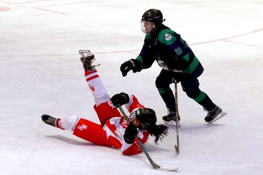 Six teams are competing in this year's women's ice hockey league in Iran