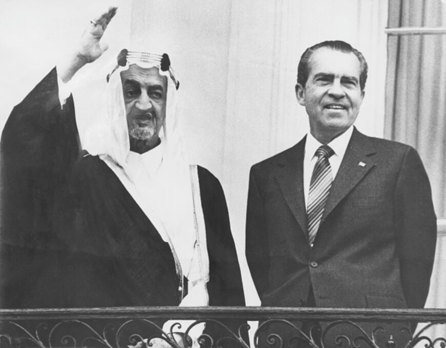 US President Richard Nixon (1913 - 1994, right) with King Faisal of Saudi Arabia (1906 - 1975, left) on the South Portico of the White House in Washington, DC, at the end of the welcoming ceremonies for the monarch, 2nd June 1971. King Faisal is on a short State Visit to the US. (Photo by Keystone/Hulton Archive/Getty Images)