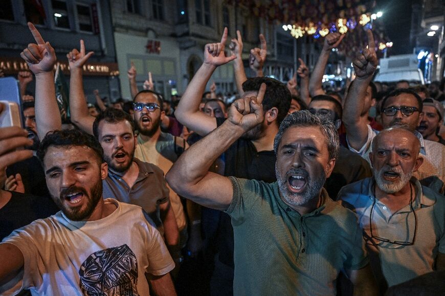 The incident occurred after Istanbul's chief prosecutor ordered the arrest of the editors at LeMan magazine on grounds it had published a cartoon which "publicly insulted religious values"