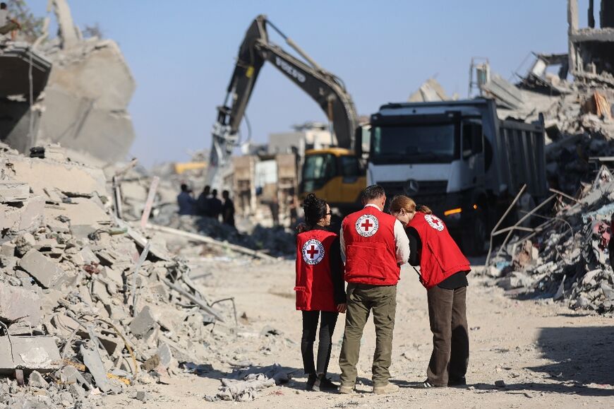 Members of the Red Cross have joined Egyptian recovery teams searching for the remains of missing Israeli hostages under the ruins of the Gaza strip