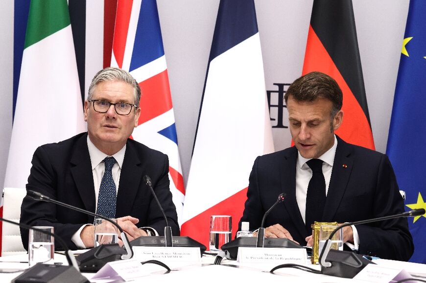 Britain's Prime Minister Keir Starmer (L) and France's President Emmanuel Macron chair an international summit on Hormuz