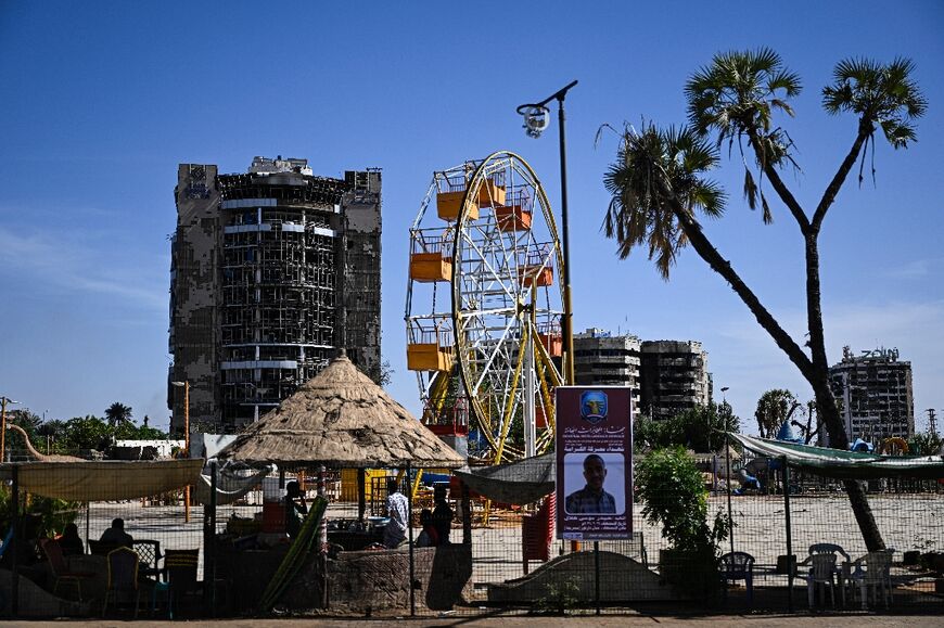 Street-by-street fighting has left many of central Khartoum's buildings bombed out